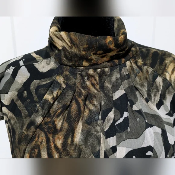 Women's Mock Neck Animal Print Short Sleeve Top, Size M EUC Lined Festival - Picture 3 of 8